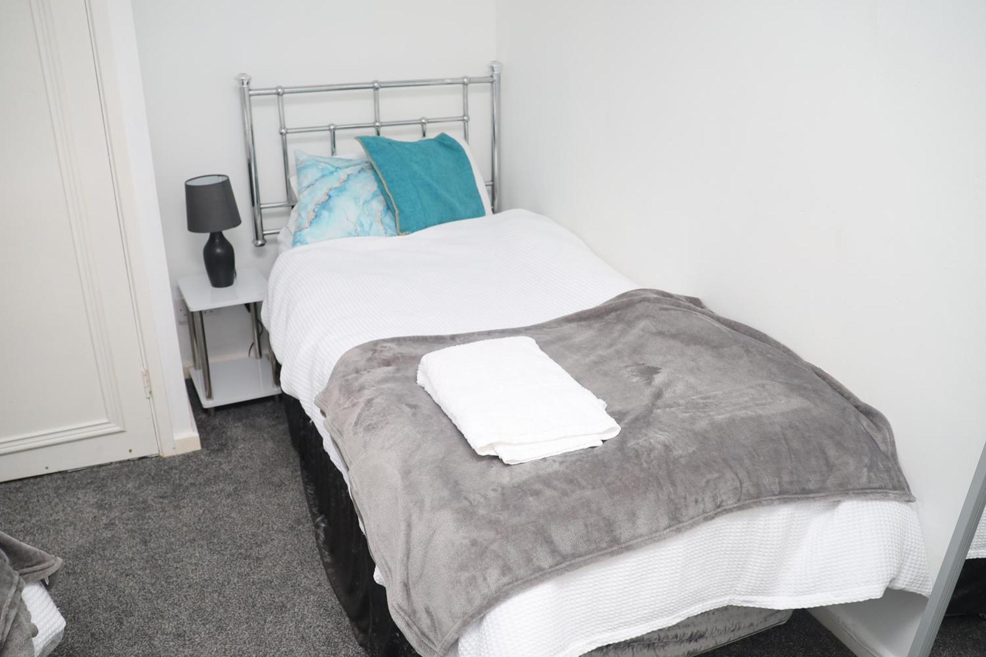 Superb 3 Bedroom Flat In 斯塔福德 外观 照片