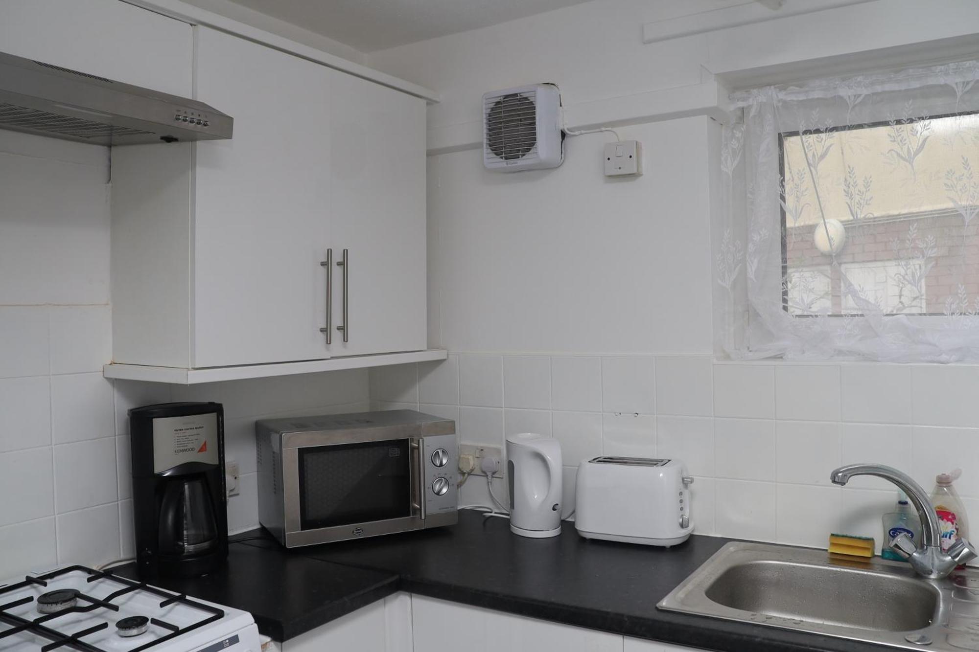Superb 3 Bedroom Flat In 斯塔福德 外观 照片